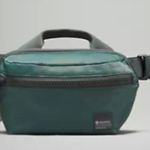 Lululemon  all day essential forest green belt bag size 2.5L Photo 1