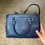 Michael Kors Crossbody Photo 0
