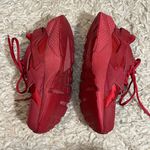 Nike  huraches red 7.5 sneaker Photo 2