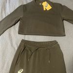 ASICS warm up set Photo 2