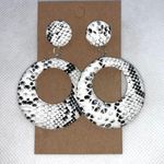 White & Black Snakeskin Earrings Photo 0