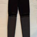 Alo Yoga NWOT  Legging Photo 0