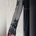 Blackfloral embroidered crochet lace v Photo 2