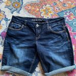 Zco Jeans  Women’s Bermuda Style Jean Shorts Size 9/10 Rise 9 Inseam 9.5 Photo 0