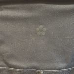 Tuff Athletics  BLUE SIZE MEDIUM 2 SIDE POCKETS CAPRI LENGTH Photo 4