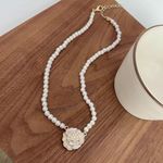 Elegant Camellia & White Faux‎ Pearl Necklace Female Clavicle Personality Luxury Photo 2
