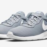 Nike Women’s Grey  Shoes Photo 0