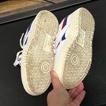 Reebok Sneakers Photo 1