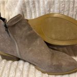 Women’s dress boots Tan Size 9 Photo 2