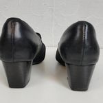 Clarks Womens Shoes Size 7.5 Black Leather Sugar Spice Heeled Slip On Pumps Photo 3
