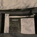 Swiss Gear Messenger / Laptop Bag. Adjustable strap Shoulder Pad Gray Photo 3