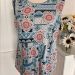 Stunning colors of blue, pink, and orange print adorn this tank. Pink Size M Photo 0