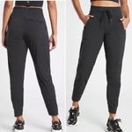 Athleta  Trekkie North Jogger Black Athleisure Pants Women’s Size 2 Casual Active Photo 12