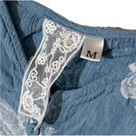 Sadie and Sage Light Blue & White  Floral Design Tank Top Shirt Women’s Size Medium Photo 1