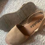 Mudd  Sandals Photo 2