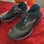 Brooks Women’s size 8  Black and Purple Athletic Shoes Photo 0
