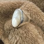 Vintage Mother of Pearl Sterling Silver Wide Band Cocktail Ring Sz 8 Photo 5