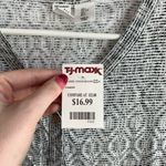 Artisan NY NWT  Black & White Sleeveless Blouse Photo 3