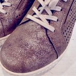 Clarks  Caroline Ella Sneaker Women's 8.5 Bronze Metallic Leather Lace Up NWOT‎ Photo 1