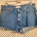 Levi's 560 Comfort Fit Jean Denim Cutoff Shorts Photo 0