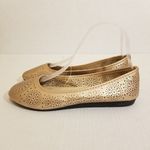 HarborSides Aly Memory Foam Gold Flats Laser Cut Round Toe size 7 Photo 2