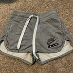 Nike athletic shorts Photo 0