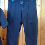 Carhartt Women's Modern Fit Tuck-In Top/Slim Leg Pant size SM/MD black scrubs Photo 2