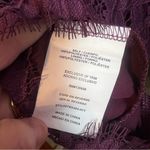 Taylor & Sage sleeveless lace purple blouse w/mock neck and lined size small Photo 7