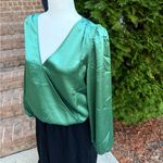 Sincerely Jules for Bandier Women's Green Blouse Elegant Satin Top size Medium Photo 2