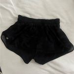 Lululemon  athletica Black Camo hotty hot shorts 2.5 inch Photo 2