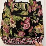 BLACK QUILTED FLORAL TOTE BAG
BUTTON EMBELLISHMENT CLOSURE
EXCELLENT CONDITION Photo 9