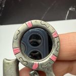 Spoontiques Hairstylist Tools Hairdryer Mirror Brooch Pin Pewter Tone Signed Silver Photo 3