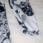 Everly Black and White Floral Dress Photo 4