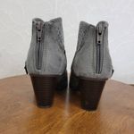 JustFab Womens Ankle Boots Size 7 Gray Cutout Buckled Back Zipped Chunky Heels Photo 7