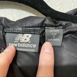 New Balance Black Hooded Puffer Vest Full Zip Camo Print Womens S Retro Sport Photo 6