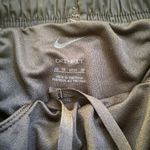 Nike Tempo Women’s Sz XS Wolf Grey/Black Poly Running Shorts Photo 5