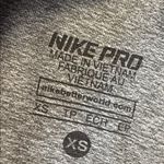  Dri-Fit Nike Pro Gray Black Knee Length Leggings Size XS EUC #2034 Photo 5
