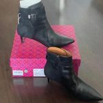 Tory Burch  Ankle boot whit logo T hardware logo size 9 color black .worn once Photo 2