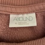 dusty pink cropped sweatshirt Photo 1