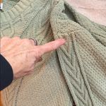 Hollister Cropped Cable Knit Sweater Sage Green V-Neck Size Small Photo 10
