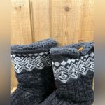 Muk Luks Women’s Sweater Boots Booties Cozy Warm Faux Fur Grey Slip On Sz 11 Gray Photo 2