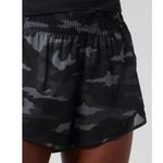 Athleta New XXS Camo Printed Mesh Racer Run Short 4" XX-Small Photo 6