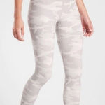 Athleta  Elation Camo 7/8 Tight Taupe Gray Women’s Small Workout Activewear Gym Photo 0