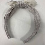 Elegant Gray and white snowflake Bow Headband Photo 1