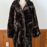 Beautiful Vintage 1960s/70s Royal Photo 0