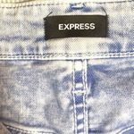 EXPRESS Mid Rise Covered Button Fly Boyfriend Jean Shorts Size 8. Photo 4