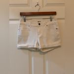 BDG  White Cuffed Denim Mid-Rise Alexa 5 Pocket Shorties.    Size-27W Photo 1