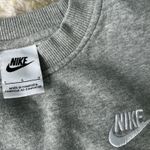 Girls Gray nike crewneck sweatshirt Size L Photo 2