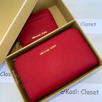 Michael Kors Giftable boxed item wallet & Travel Pouch - Bright Red Photo 7