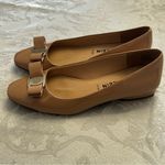 Anne Klein Colette Tan Patent Leather w/Bow and 1 Inch Heel, EUC Photo 5